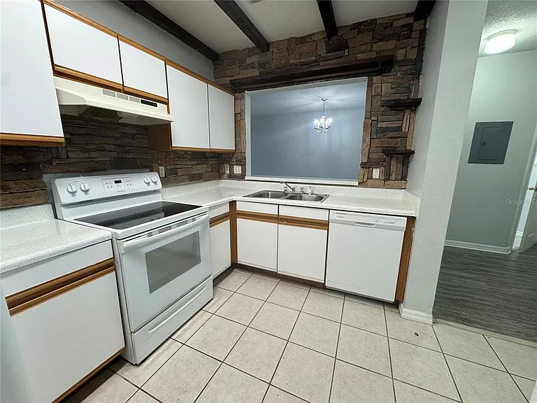 9621 Lakedale Way #202 — Photo 4