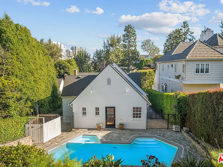 10527 Le Conte Ave — Photo 36