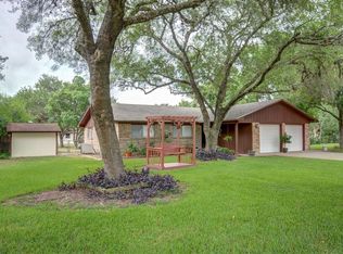 3012 Cedar Creek Dr, La Grange, TX 78945