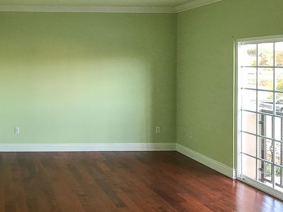 5th image of 2460 Newport Blvd Unit B