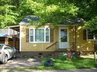 137 Pring Dr, Cross Lanes, WV 25313