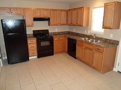 3rd image of 705-711 Crestland Ave