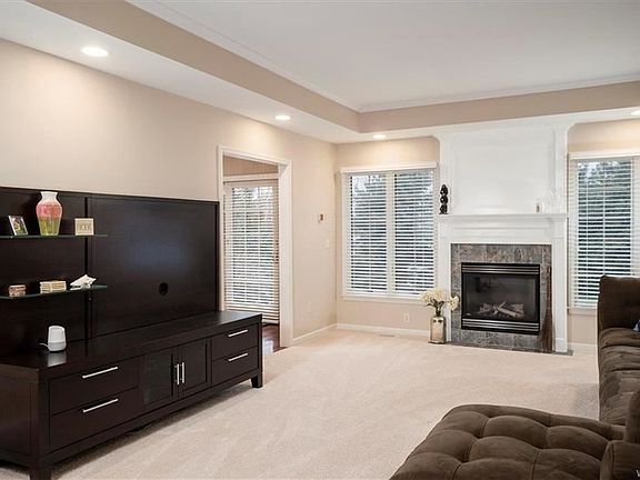 4th image of 95 Thamesford Ln