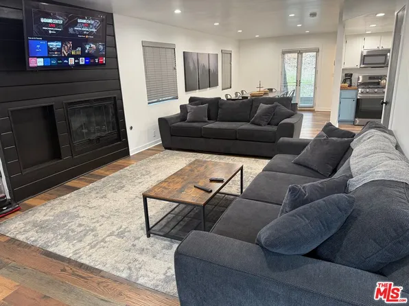 202 Pineview Dr, Big Bear City, CA 92314