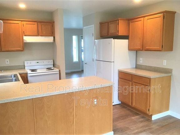 3rd image of 2950 Saint Paul St