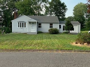13 Meadowlark Rd, Enfield, CT 06082