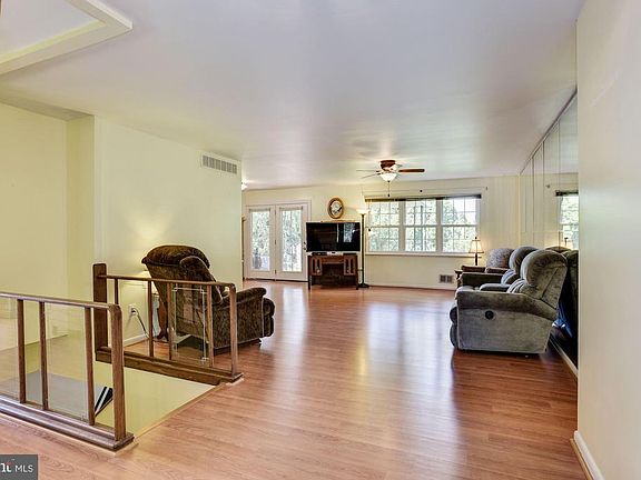 2nd image of 7200 Inwood Ave