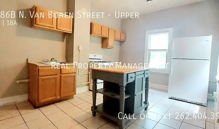 1686B N Van Buren St #UPPER — Photo 3