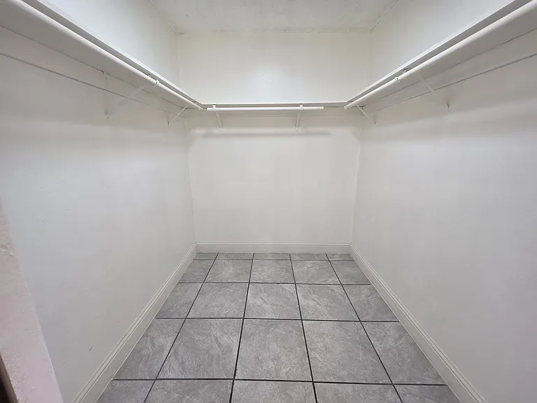 5920 Stockdale Hwy #B — Photo 25