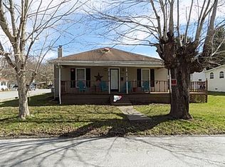 902 E 2nd St, Richlands, VA 24641