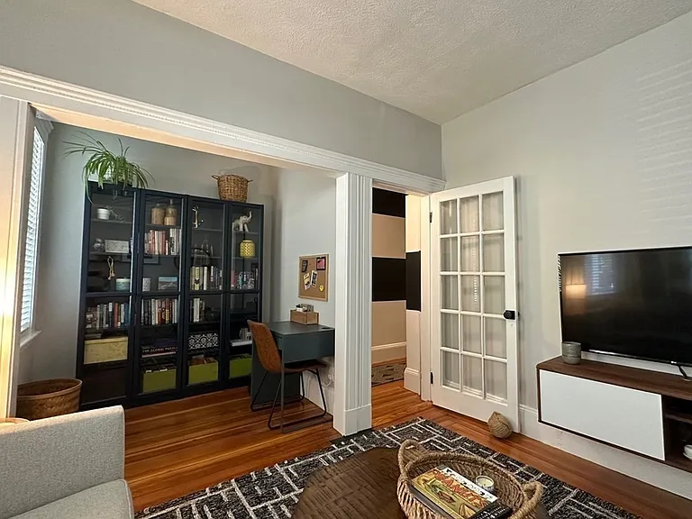 18 Hewlett St #1 — Photo 3