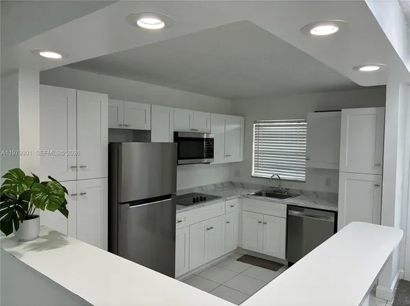 609 S State Road 7 APT 2C, Margate, FL 33068