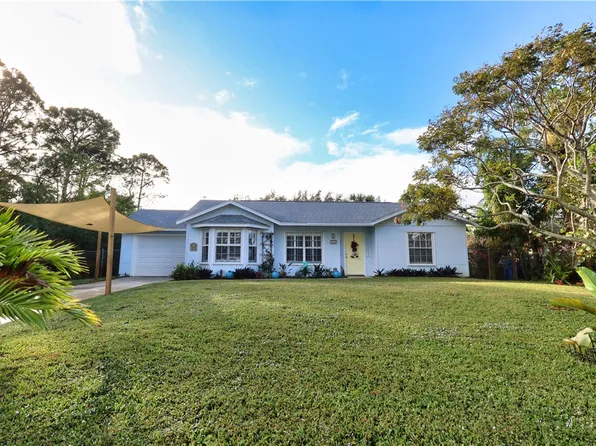 735 18th St SW, Vero Beach, FL 32962
