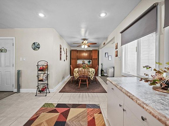 5th image of 337 Southwood Dr