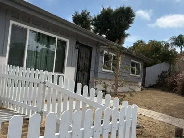 812 Duo Ct, Vista, CA 92084