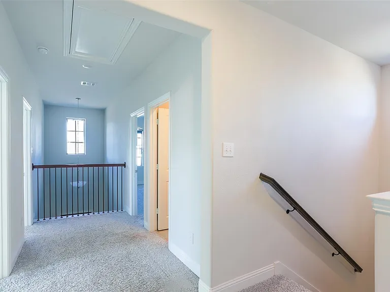 412 Christie Xing — Photo 28