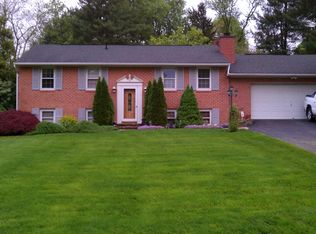 1703 Blue Spruce Dr, Sykesville, MD 21784