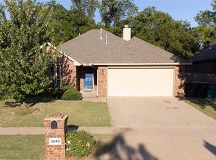 3912 Millers Creek Ln, Mustang, OK 73064