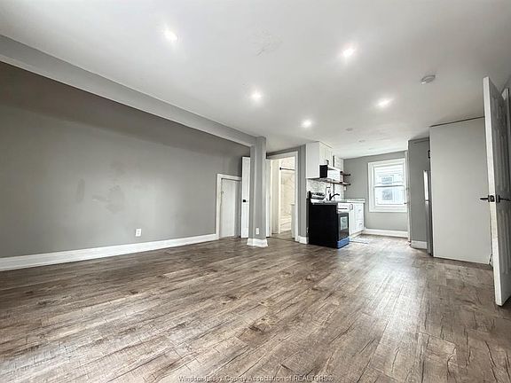 4th image of 1376 Goyeau St