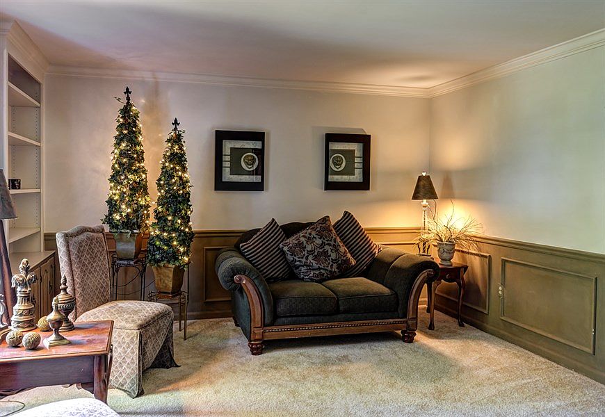2nd image of 2406 W Bayberry Dr