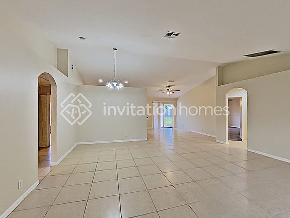 4th image of 457 SW Lacroix Ave