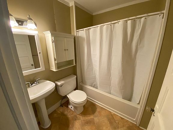 4th image of 221 Houston St #3