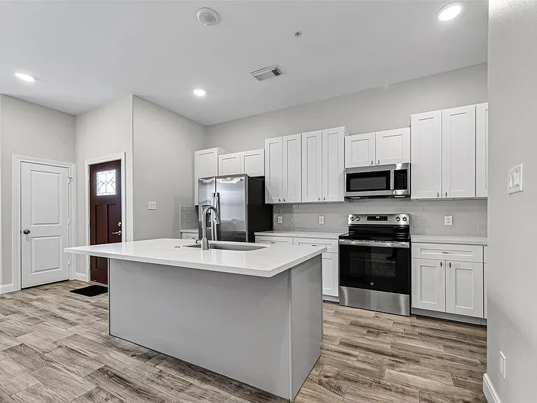 504 Nursery Rd #1203 — Photo 5