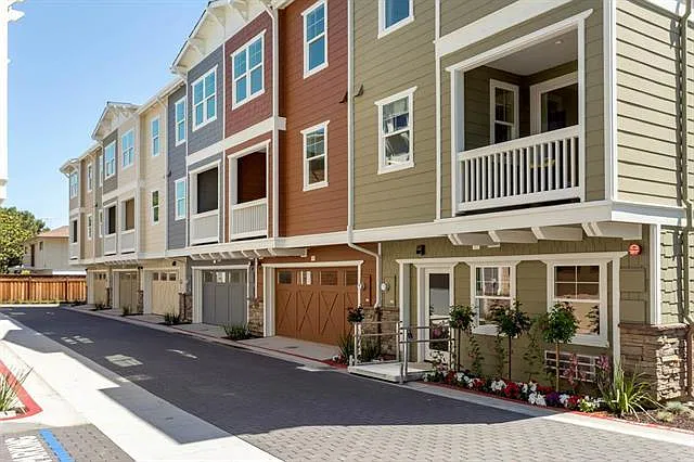 3 bed, 2.5 bath, 1506 sqft, $5,000 — Photo 2