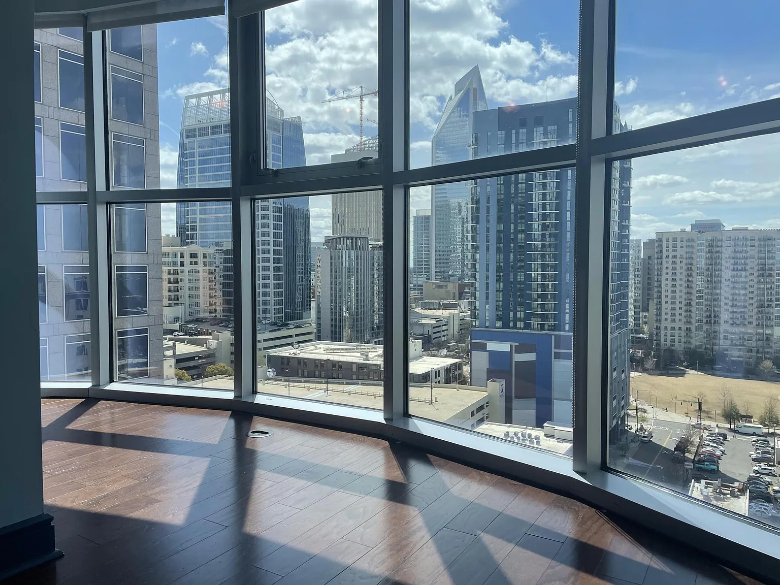 Studio, 679 sqft, $1,590 — Photo 4