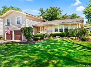 1425 Meyer Rd, Hoffman Estates, IL 60169