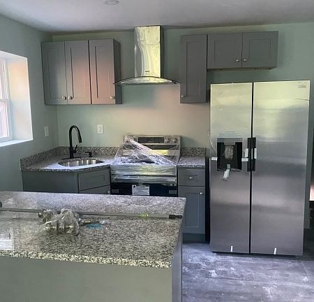 4th image of 24 Sanford St