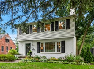 31617 Auburn Dr, Beverly Hills, MI 48025