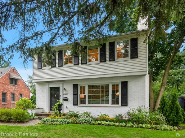 31617 Auburn Dr, Beverly Hills, MI 48025