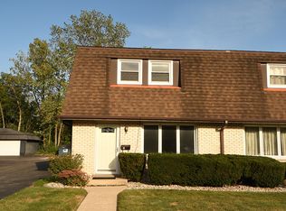 1220 Town Crest Dr APT 1, New Lenox, IL 60451
