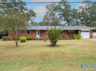 2108 Roseberry Dr, Scottsboro, AL 35769