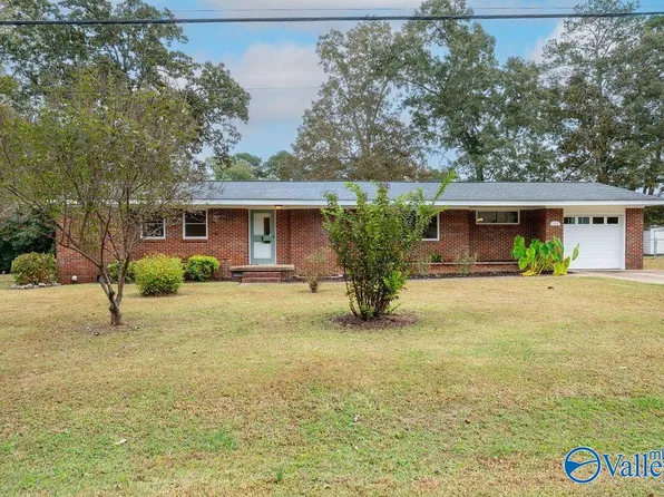 2108 Roseberry Dr, Scottsboro, AL 35769
