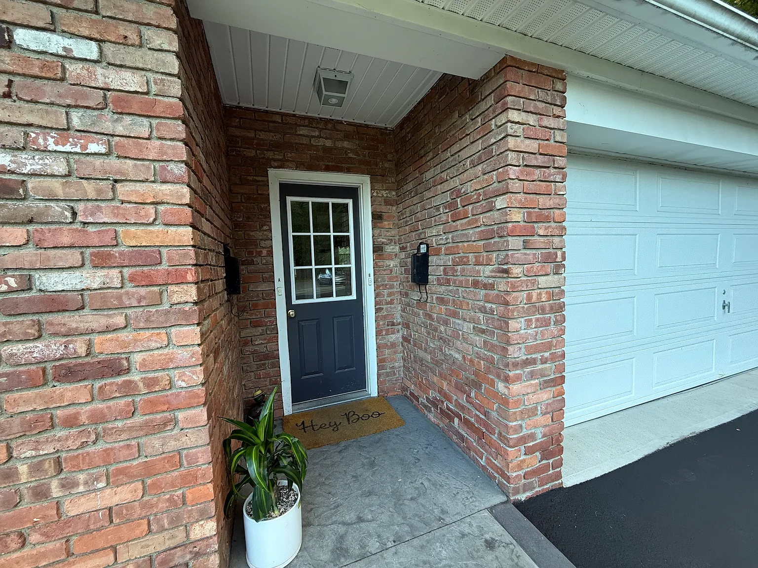26 Patricia Ln — Photo 3