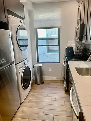 Rented by Halvatzis Realty | media 17