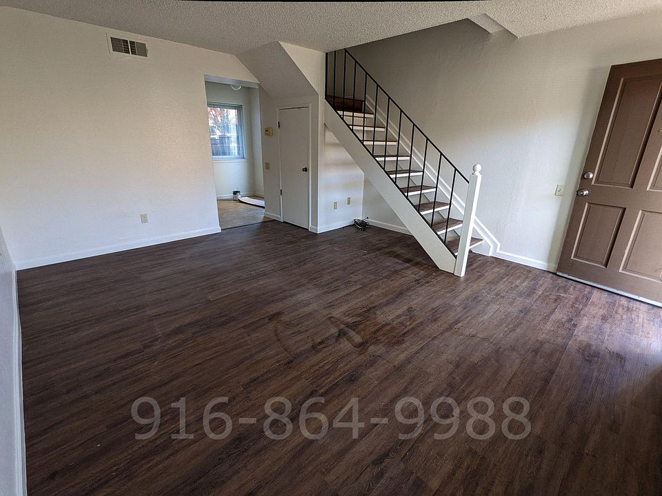 New floors installed (excuse the dust in the pic)