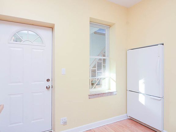 5th image of 2439 W Augusta Blvd #1