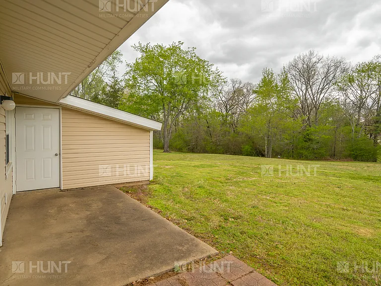 109 Maryland Ln — Photo 17