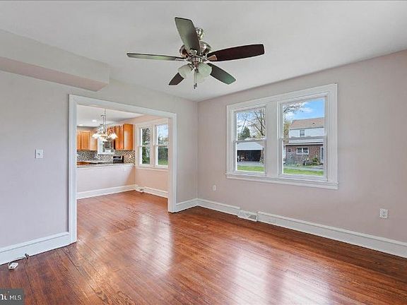 5th image of 2621 Jackson Ave