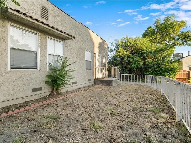 2 bed, 1100 sqft, $2,695 — Photo 2