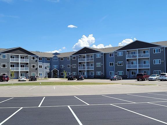 3rd image of 800 Main St N APT 320