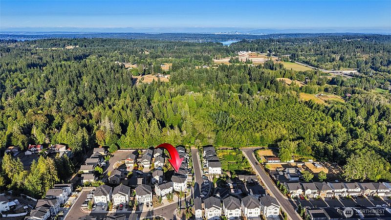 4th image of 934 NW Highgarden Drive