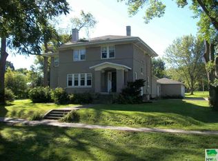 411 W 2nd St, Sutherland, IA 51058