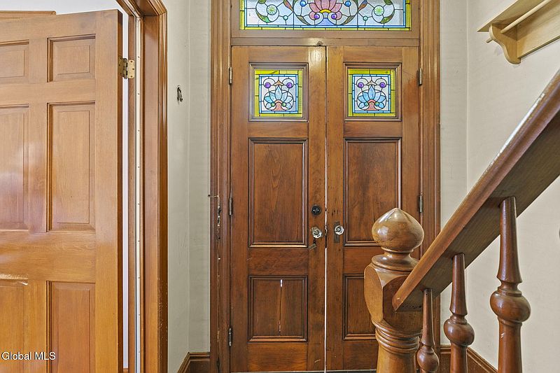 3rd image of 221 N 3rd Avenue