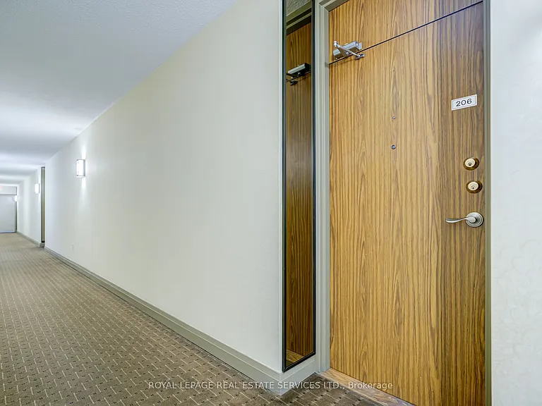 250 Scarlett Rd #206 — Photo 3