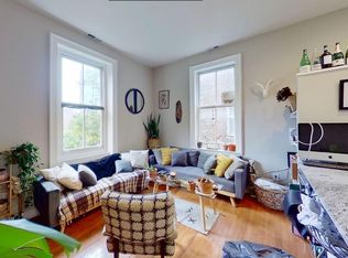 2207 Walnut St APT 2R, Philadelphia, PA 19103