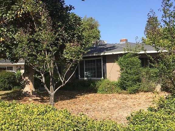 4th image of 4808 N Fruit Ave